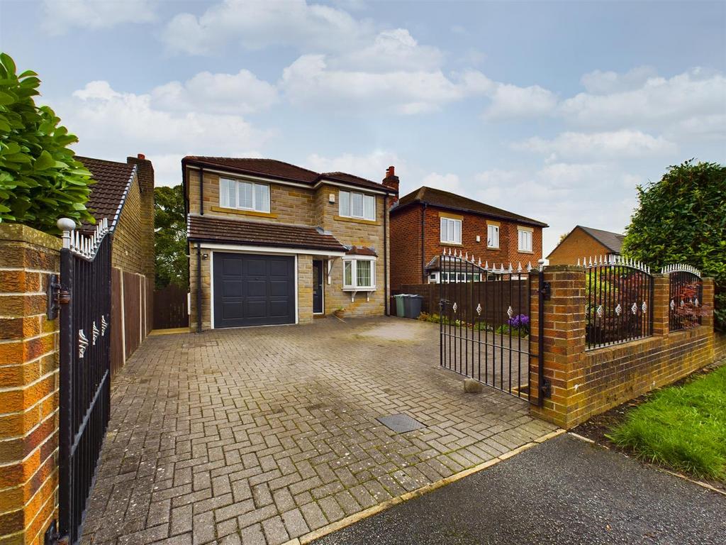 Broomfield Road, Fixby, Huddersfield 4 bed detached house for sale £