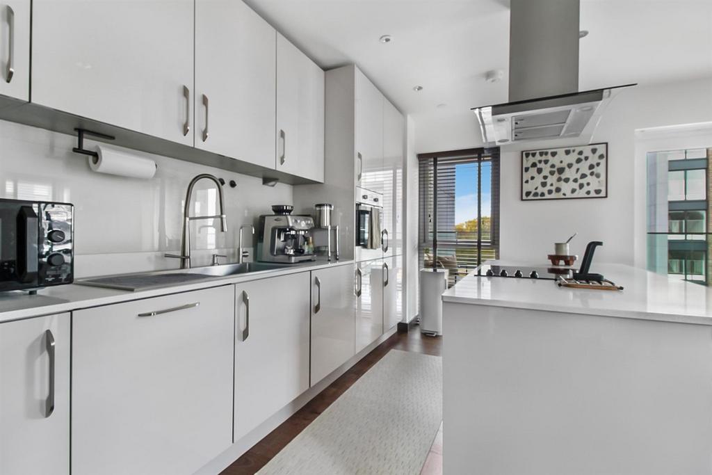 Hepworth House, Edinburgh Gate, Harlow 2 bed apartment for sale £315,000