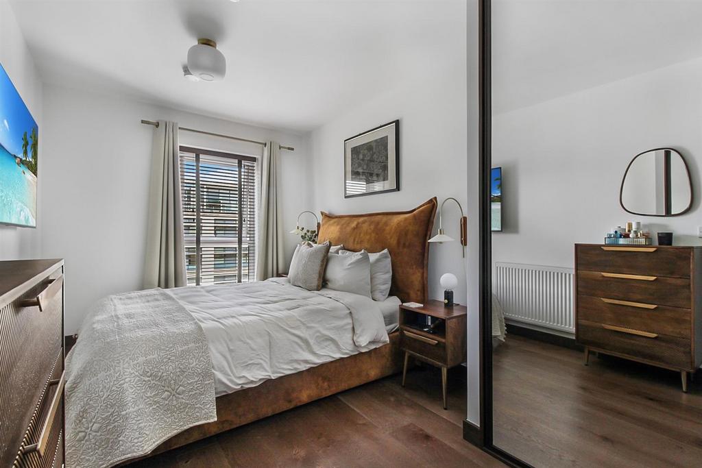 Bed 1.jpg
