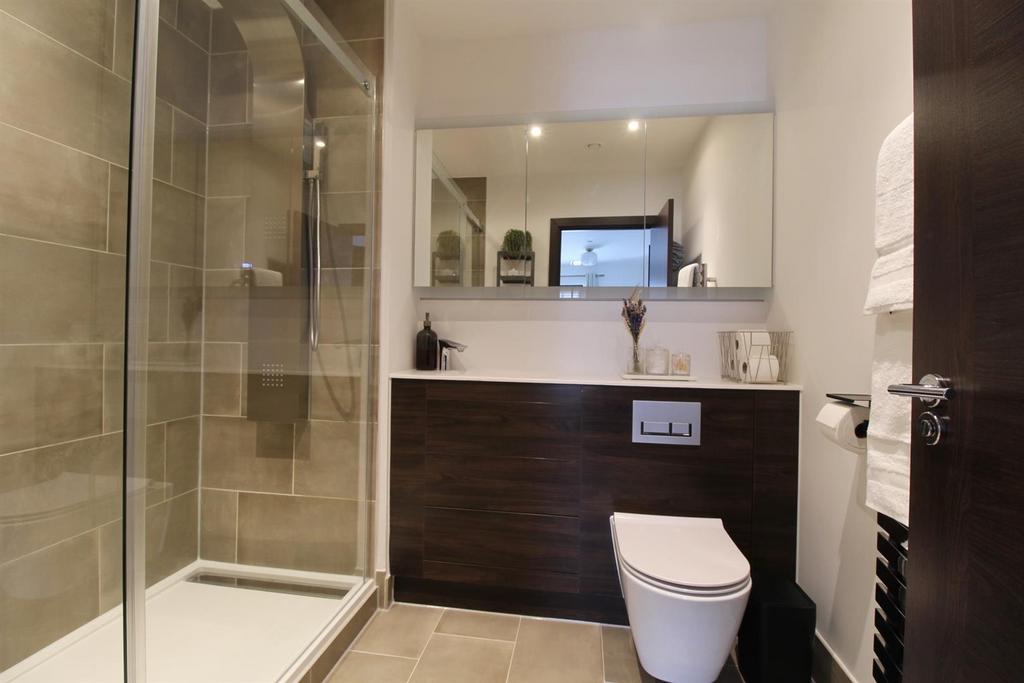 En-Suite 1.jpg