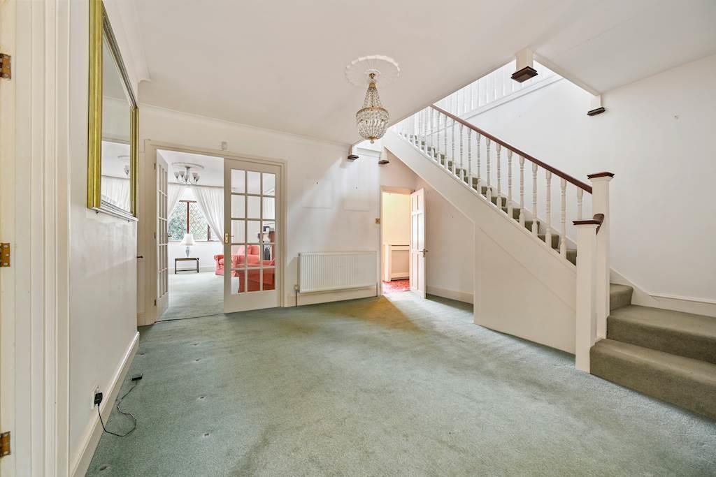 Staines Road West, Ashford TW15 4 bed detached house for sale £650,000