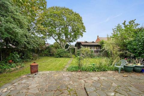 405 Staines Road West, Ashford, TW15 1RB