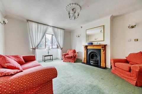 405 Staines Road West, Ashford, TW15 1RB