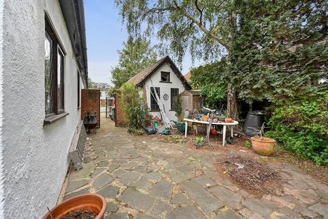 405 Staines Road West, Ashford, TW15 1RB