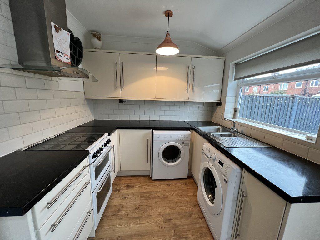 Longacre, Castleford, WF10 3 bed terraced house £850 pcm (£196 pw)