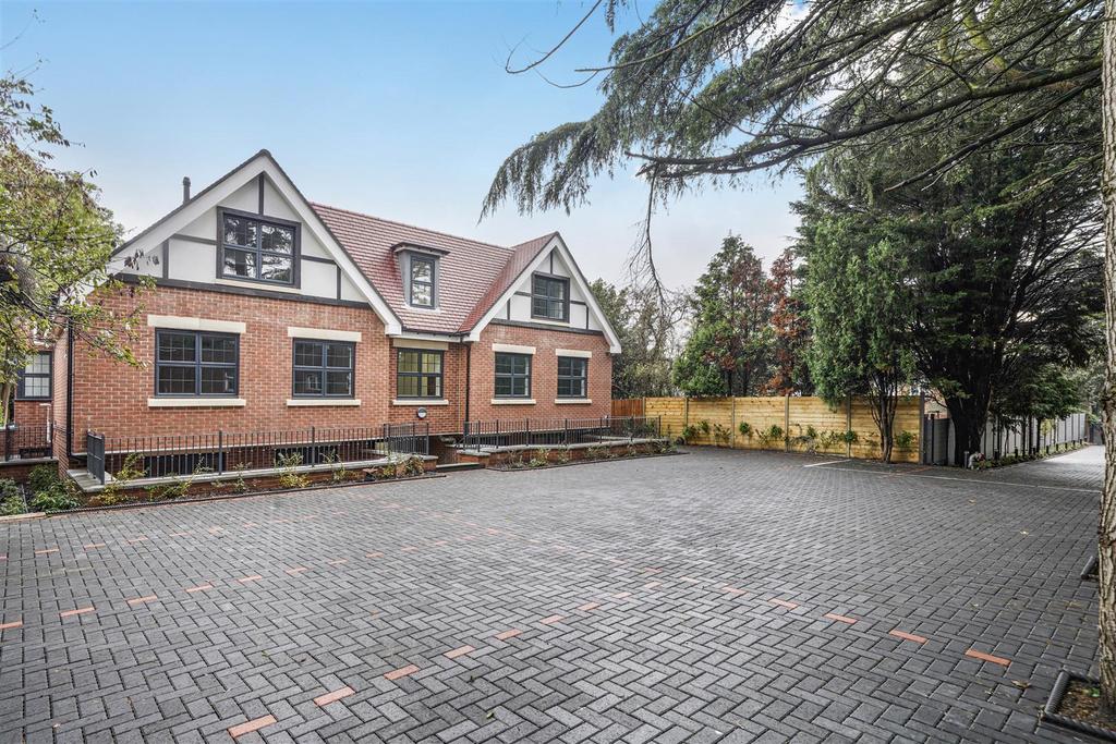 Sudbury Hill Close, Wembley 2 bed apartment for sale £585,000