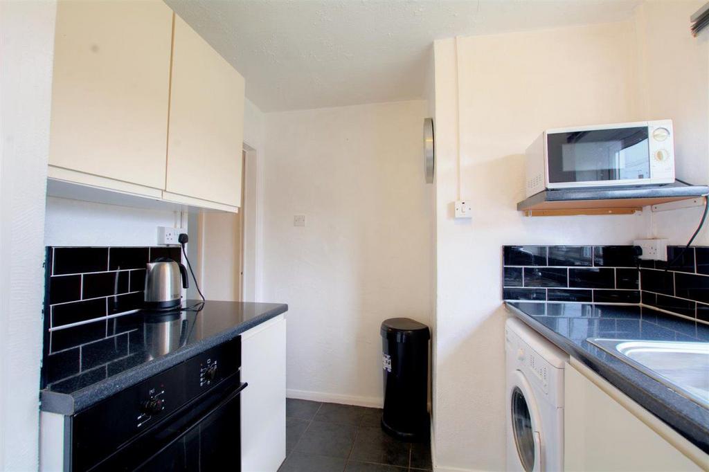 Mildenhall Crescent, Bestwood, NG5 5RP 1 bed apartment £595 pcm (£137 pw)