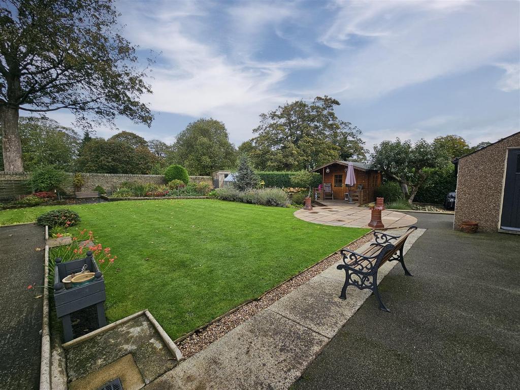 Hazel Grove Road, Sutton In Craven 3 bed detached house for sale £550,000