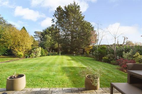 5 bedroom detached house for sale, Hillwood Grove, Hutton Mount, Brentwood