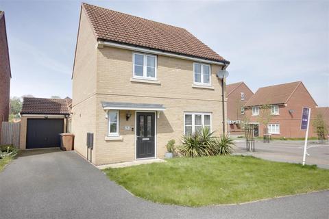 3 bedroom detached house for sale, Holly Drive, Hessle