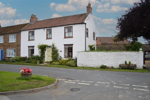 4 bedroom cottage for sale, The Green, Atwick