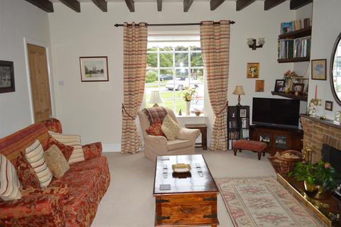 4 bedroom cottage for sale, The Green, Atwick