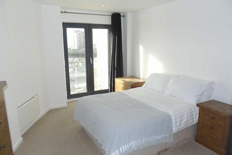 2 bedroom apartment for sale - South Quay, Kings Road, Swansea