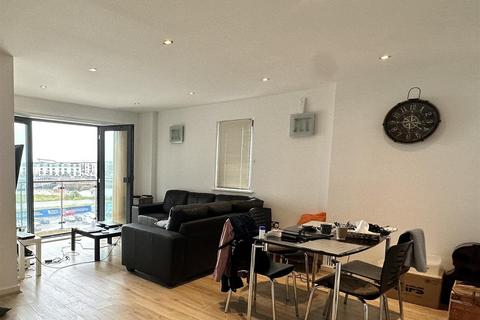 2 bedroom apartment for sale, South Quay, Kings Road, Swansea