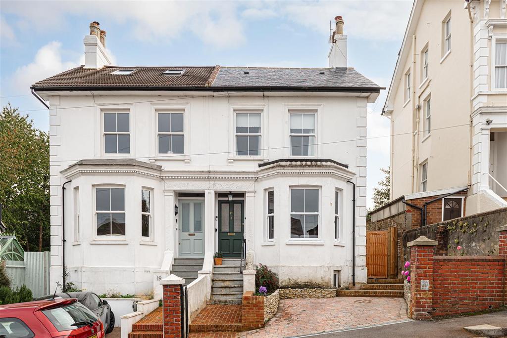 Upper Bridge Road, Redhill 3 bed semidetached house for sale £775,000