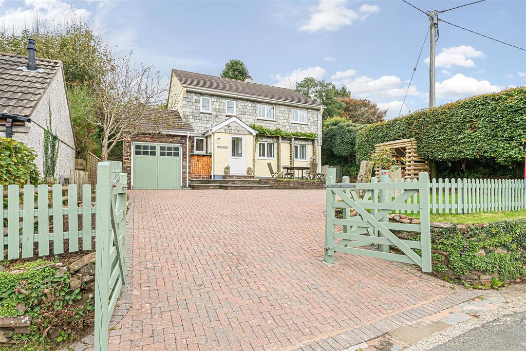 Mill Lane, Bathpool, Launceston 4 bed detached house for sale £495,000