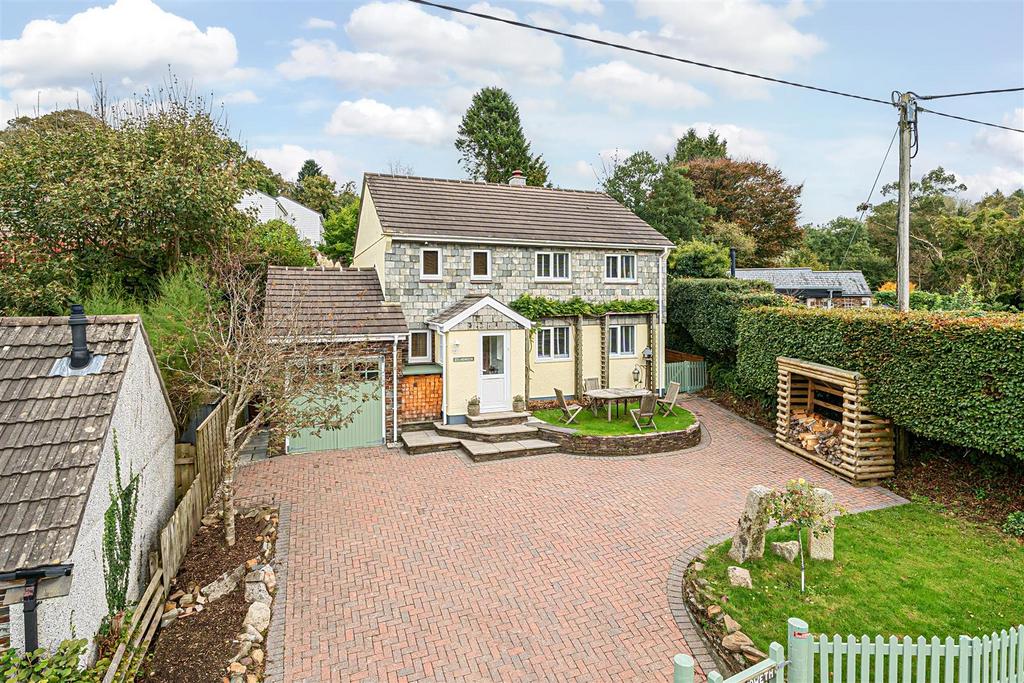 Mill Lane, Bathpool, Launceston 4 bed detached house for sale £495,000