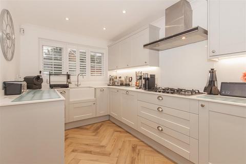 47 Bascombe Grove, Crayford, Dartford, DA1 3RG