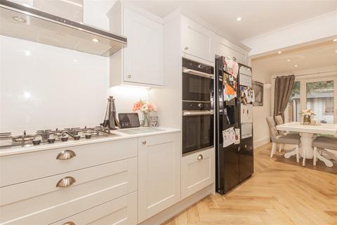 47 Bascombe Grove, Crayford, Dartford, DA1 3RG