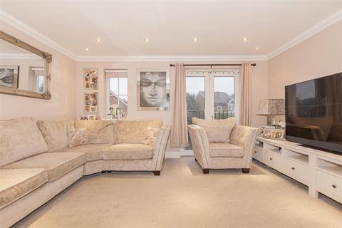 47 Bascombe Grove, Crayford, Dartford, DA1 3RG
