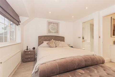 47 Bascombe Grove, Crayford, Dartford, DA1 3RG