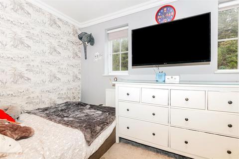 47 Bascombe Grove, Crayford, Dartford, DA1 3RG
