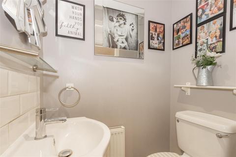 47 Bascombe Grove, Crayford, Dartford, DA1 3RG