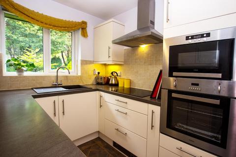 35 Bowling Green Close, Darwen, BB3 2QZ