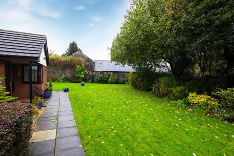35 Bowling Green Close, Darwen, BB3 2QZ