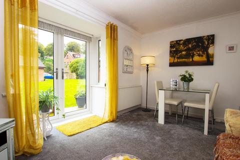 35 Bowling Green Close, Darwen, BB3 2QZ