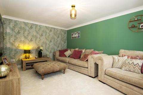 12 Astley Heights, Darwen, BB3 2TE