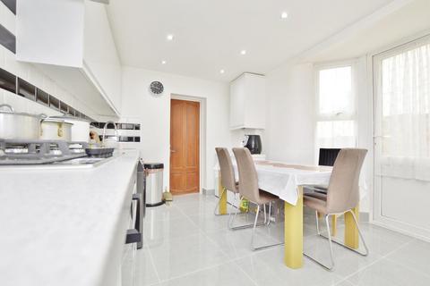 3 bedroom terraced house for sale, Dersingham Avenue, Manor Park, London, E12 6JX