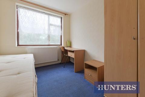 24 Watersedge, Epsom, KT19 9QA
