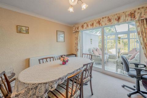 2 bedroom detached bungalow for sale, Twickenham Court, Stourbridge, DY8 4QG