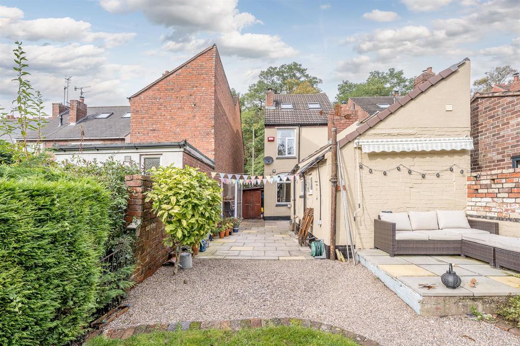 Collis Street, Amblecote, DY8 4EA 2 bed detached house for sale £240,000