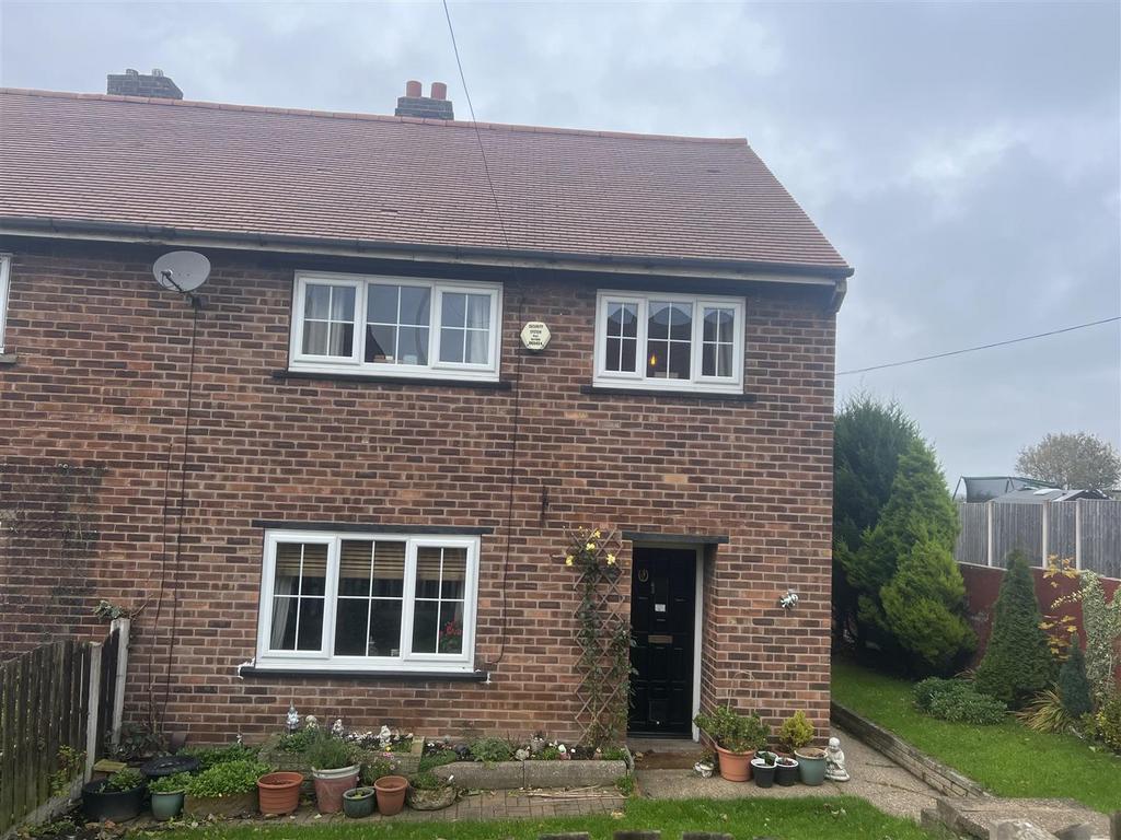 Roberts Avenue, Conisbrough, Doncaster 3 bed semidetached house for