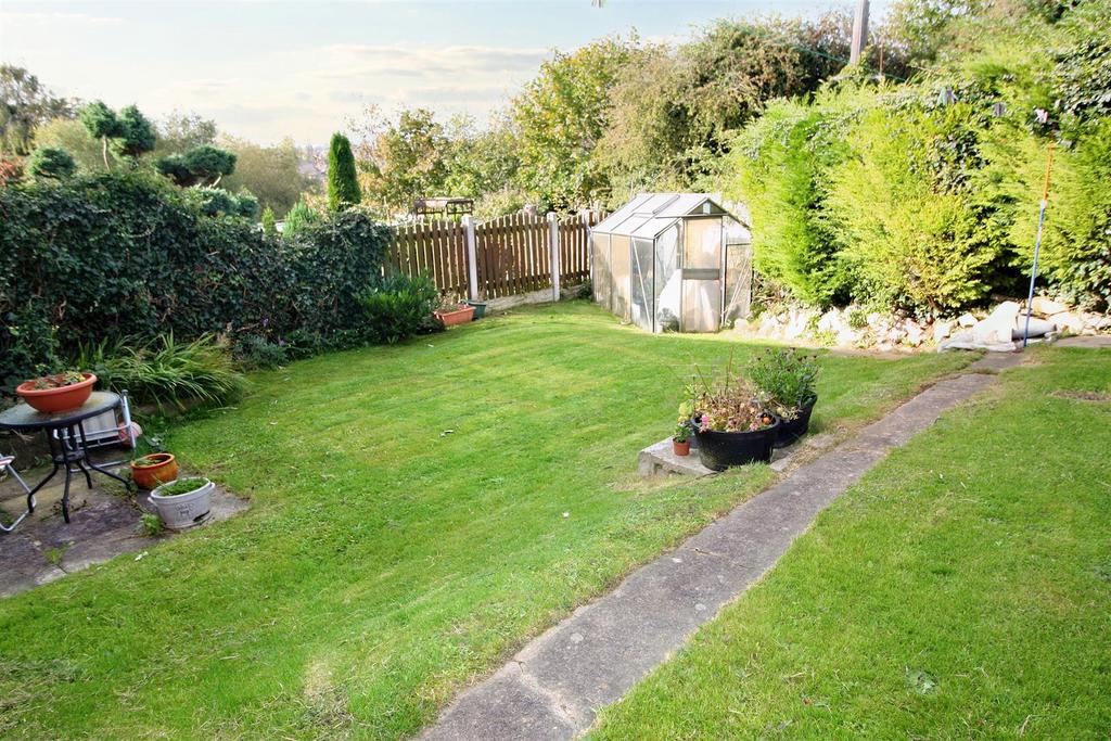 Roberts Avenue, Conisbrough, Doncaster 3 bed semidetached house for