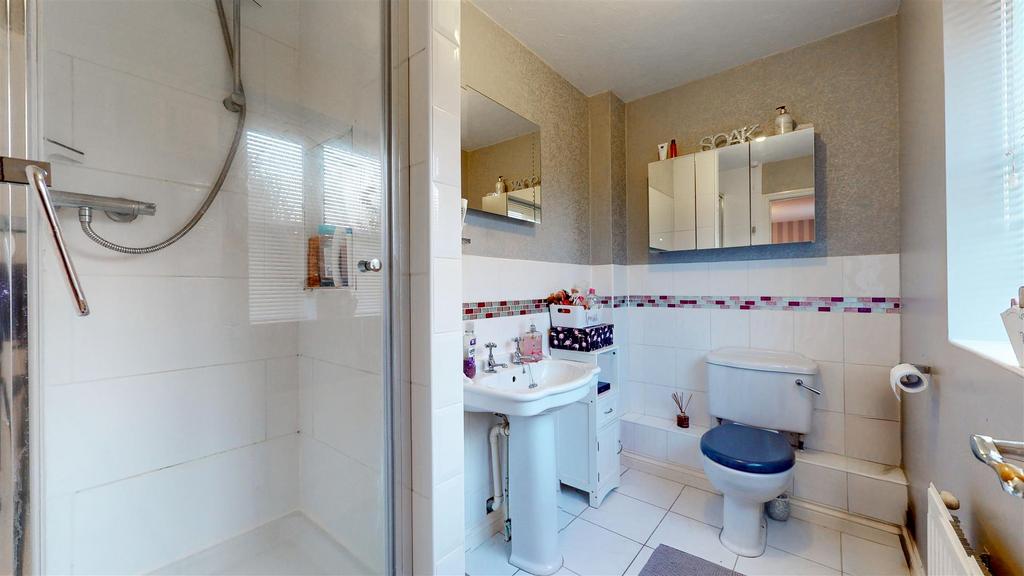 20-Roeburn-Crescent-10182023 164147.jpg