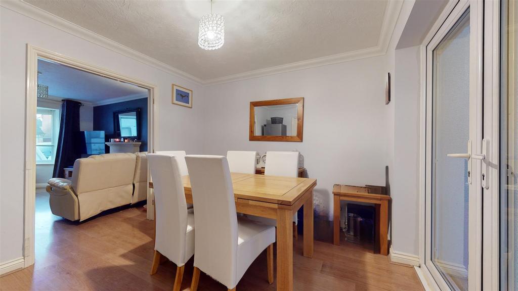 20-Roeburn-Crescent-10182023 163629.jpg