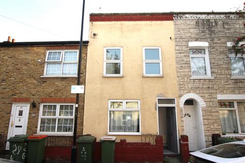 2 bedroom house to rent, Garfield Road, London, E13