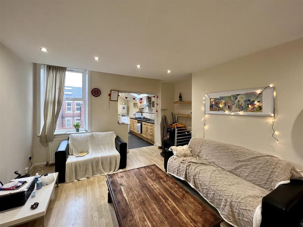 Bayswater Road, Jesmond 6 bed house £3,389 pcm (£782 pw)
