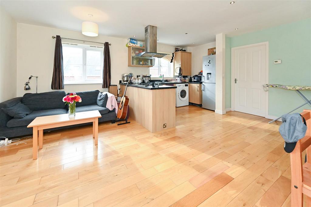 Graylingwell Drive, Chichester 2 bed apartment for sale £220,000