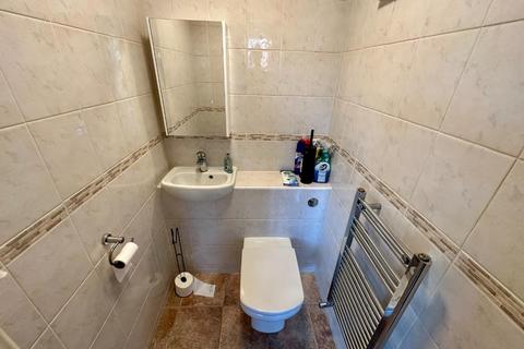22 Jenner Crescent, Northampton, NN2 8NB
