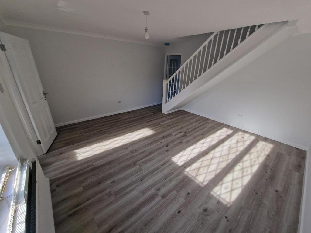 Brockhill Way, Penarth 3 bed detached house £1,250 pcm (£288 pw)