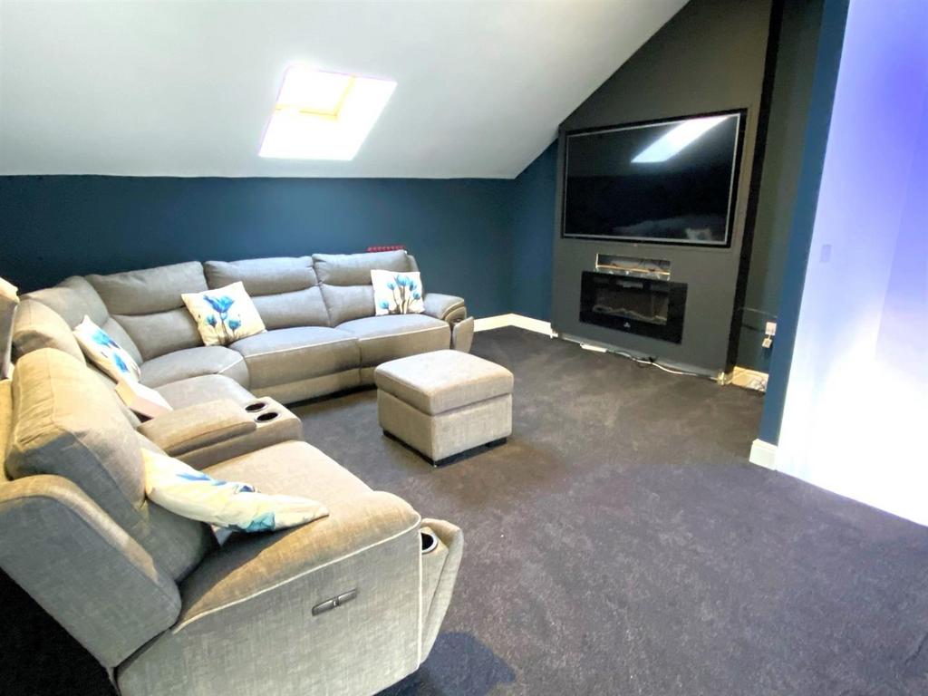 Mezzanine Floor/Lounge/Bedroom