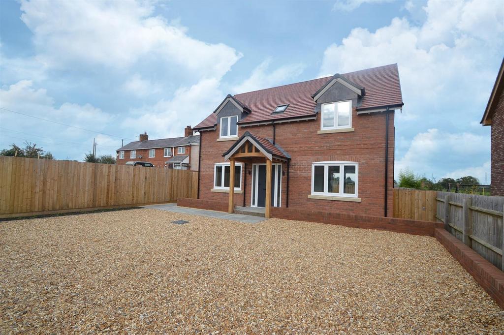 Ivy House, Walford Heath, Shrewsbury, SY4 2HS 4 bed detached house for sale £400,000