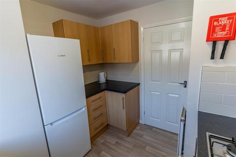 2 bedroom house to rent, Arosa Drive, Birmingham