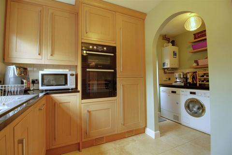 8 The Gallops, Hempsted, Gloucester, GL2 5GB