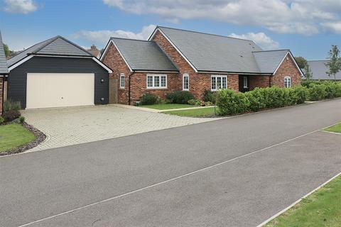 5 Chime Dell, Whitwell, Hitchin, SG4 8BS