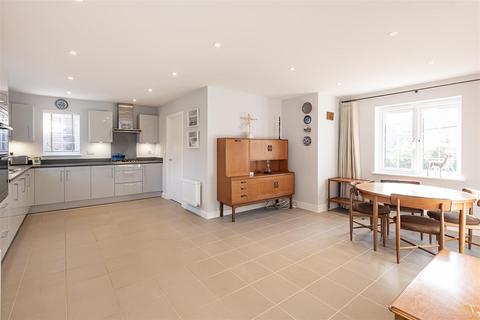 5 Chime Dell, Whitwell, Hitchin, SG4 8BS
